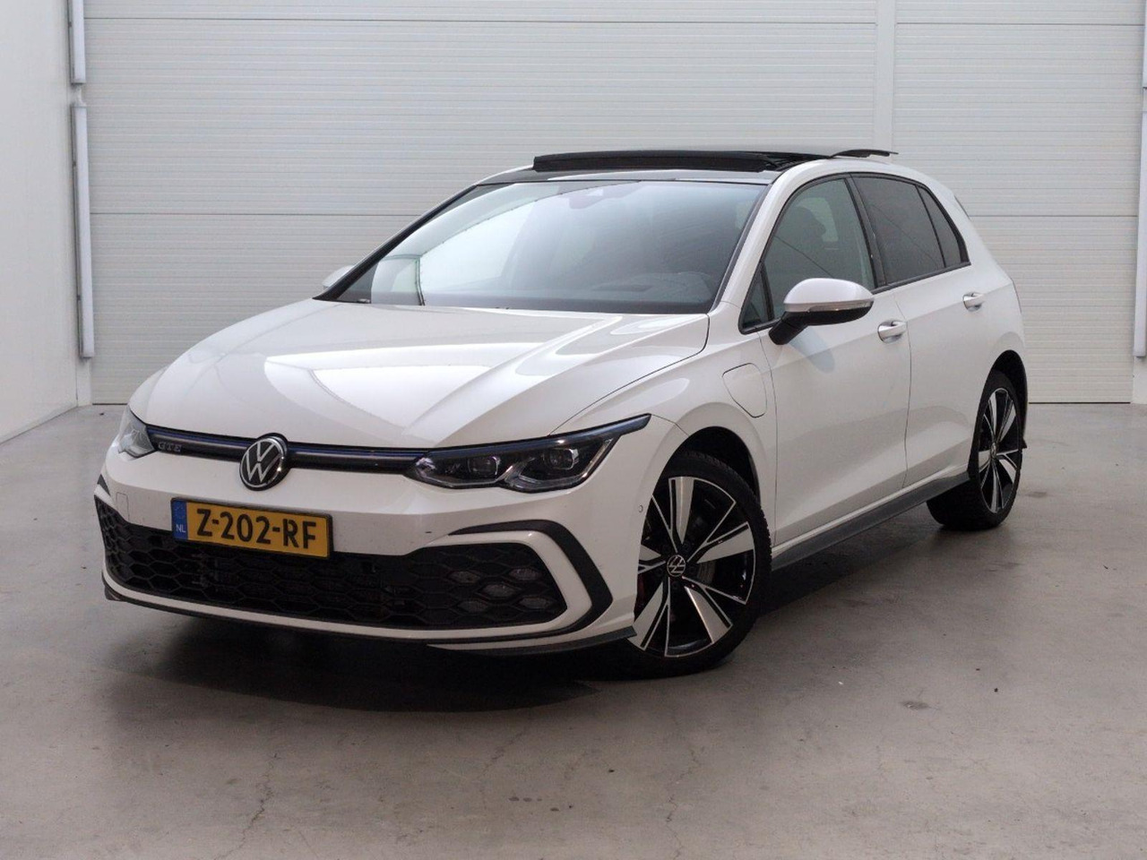 Volkswagen Golf 1.4 eHybrid GTE | 2022 | 76.195 km | Automaat | Z202RF | NAP: Geen oordeel - Hatchback: obrázek 1 Volkswagen Golf 1.4 eHybrid GTE | 2022 | 76.195 km | Automaat | Z202RF | NAP: Geen oordeel - Hatchback: obrázek 1
