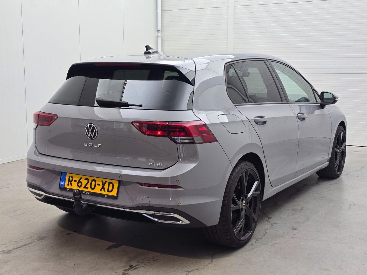 Volkswagen Golf 1.5 eTSI R - Line Business+ | 2022 | 46.250 km | Automaat | R620XD | NAP: Geen oordeel - Hatchback: obrázek 4 Volkswagen Golf 1.5 eTSI R - Line Business+ | 2022 | 46.250 km | Automaat | R620XD | NAP: Geen oordeel - Hatchback: obrázek 4