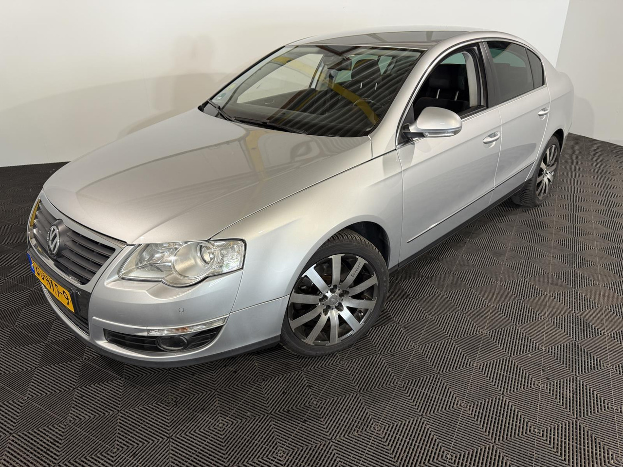 Volkswagen Passat 1.8 TFSI Comfortline 80-HKF-9 199.375 km - Osobní auto: obrázek 1 Volkswagen Passat 1.8 TFSI Comfortline 80-HKF-9 199.375 km - Osobní auto: obrázek 1