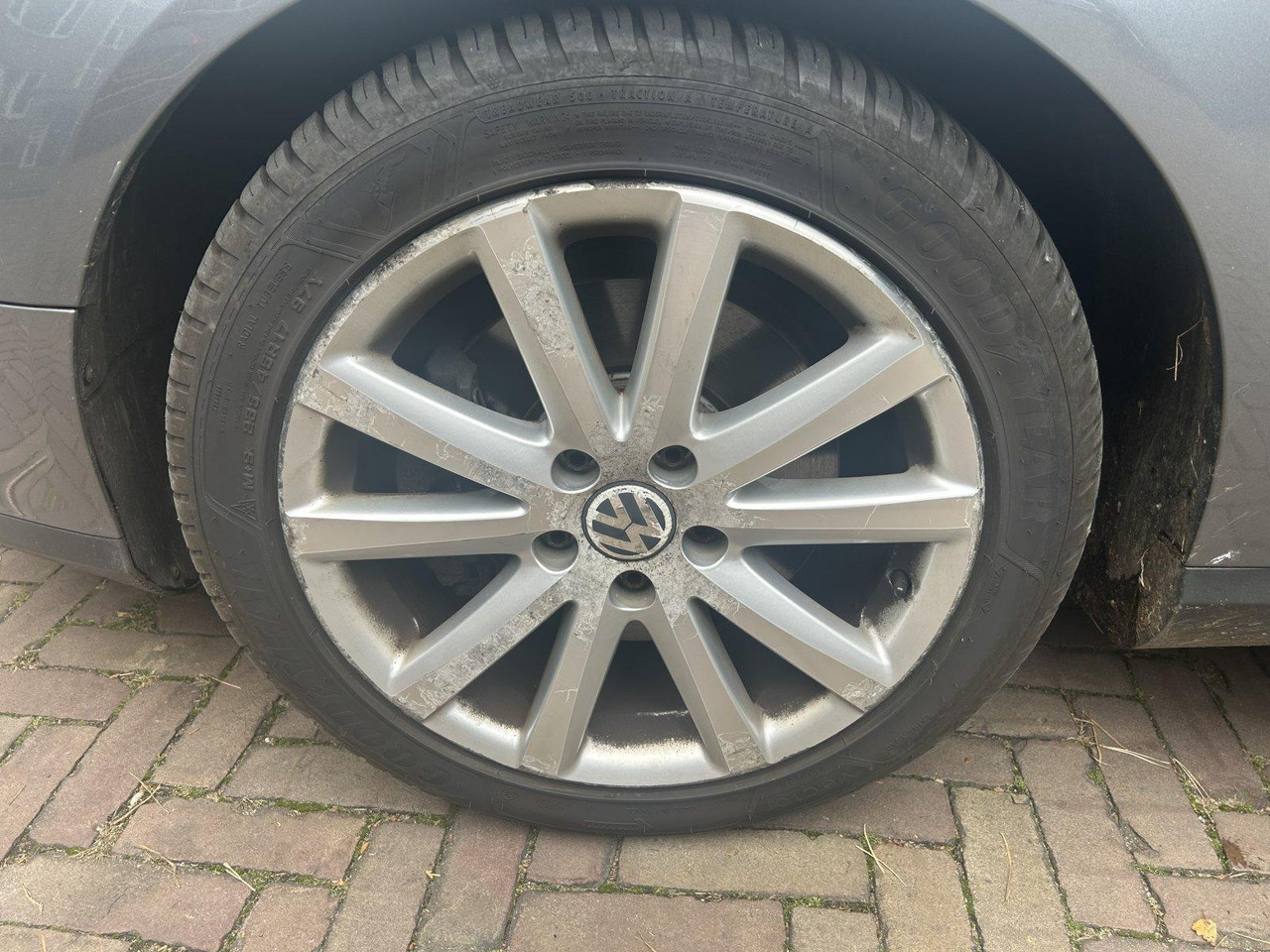 Volkswagen | Passat Variant | 2.0 TDI Sportline | 2006 | 379.923 km | Automaat | 20THBX | Logisch - Osobní auto: obrázek 5 Volkswagen | Passat Variant | 2.0 TDI Sportline | 2006 | 379.923 km | Automaat | 20THBX | Logisch - Osobní auto: obrázek 5