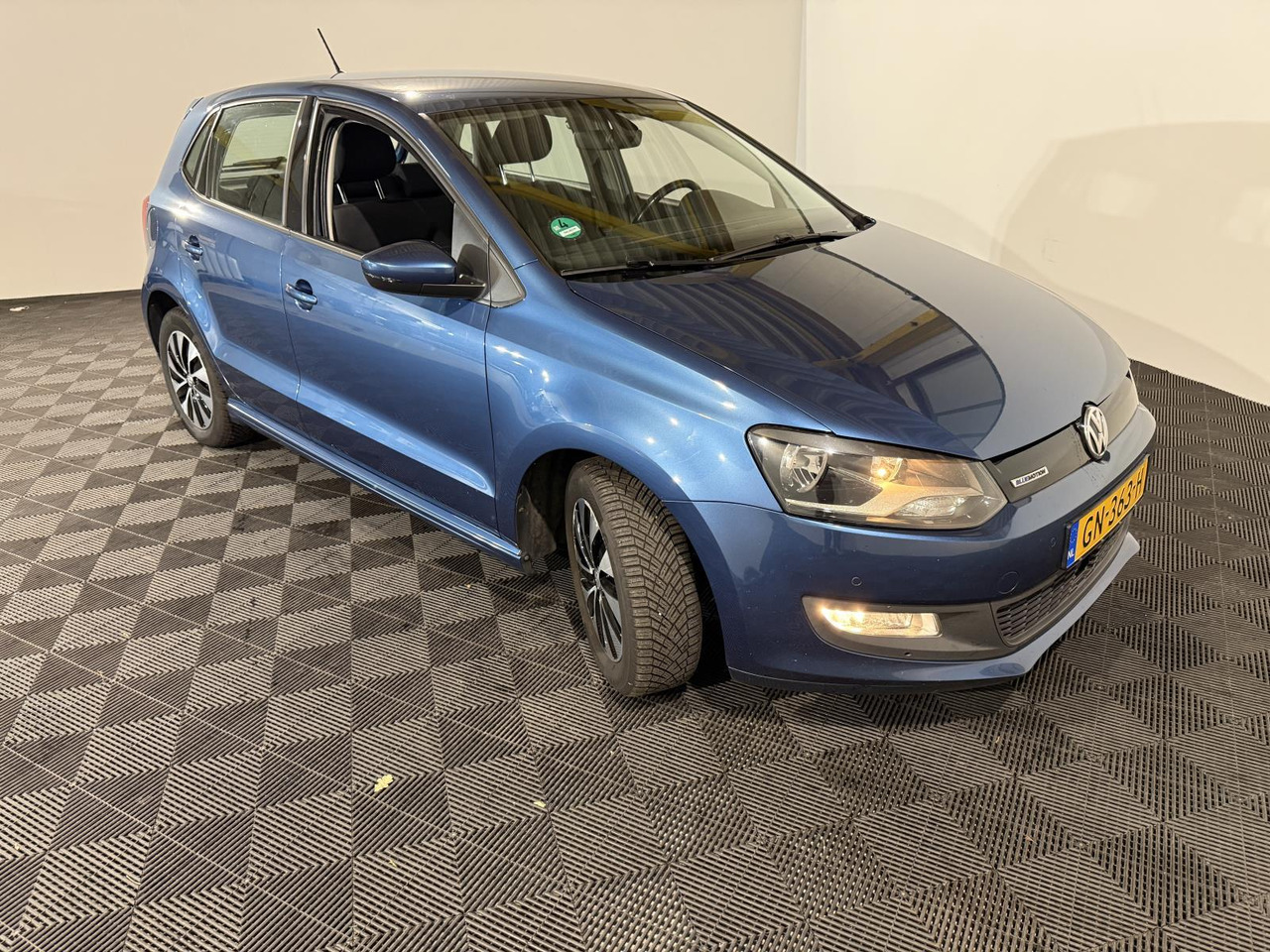 Volkswagen | Polo | 1.0 BlueMotion Edition | 2015 | 255.096 km | GN363H | Logisch - Hatchback: obrázek 2 Volkswagen | Polo | 1.0 BlueMotion Edition | 2015 | 255.096 km | GN363H | Logisch - Hatchback: obrázek 2