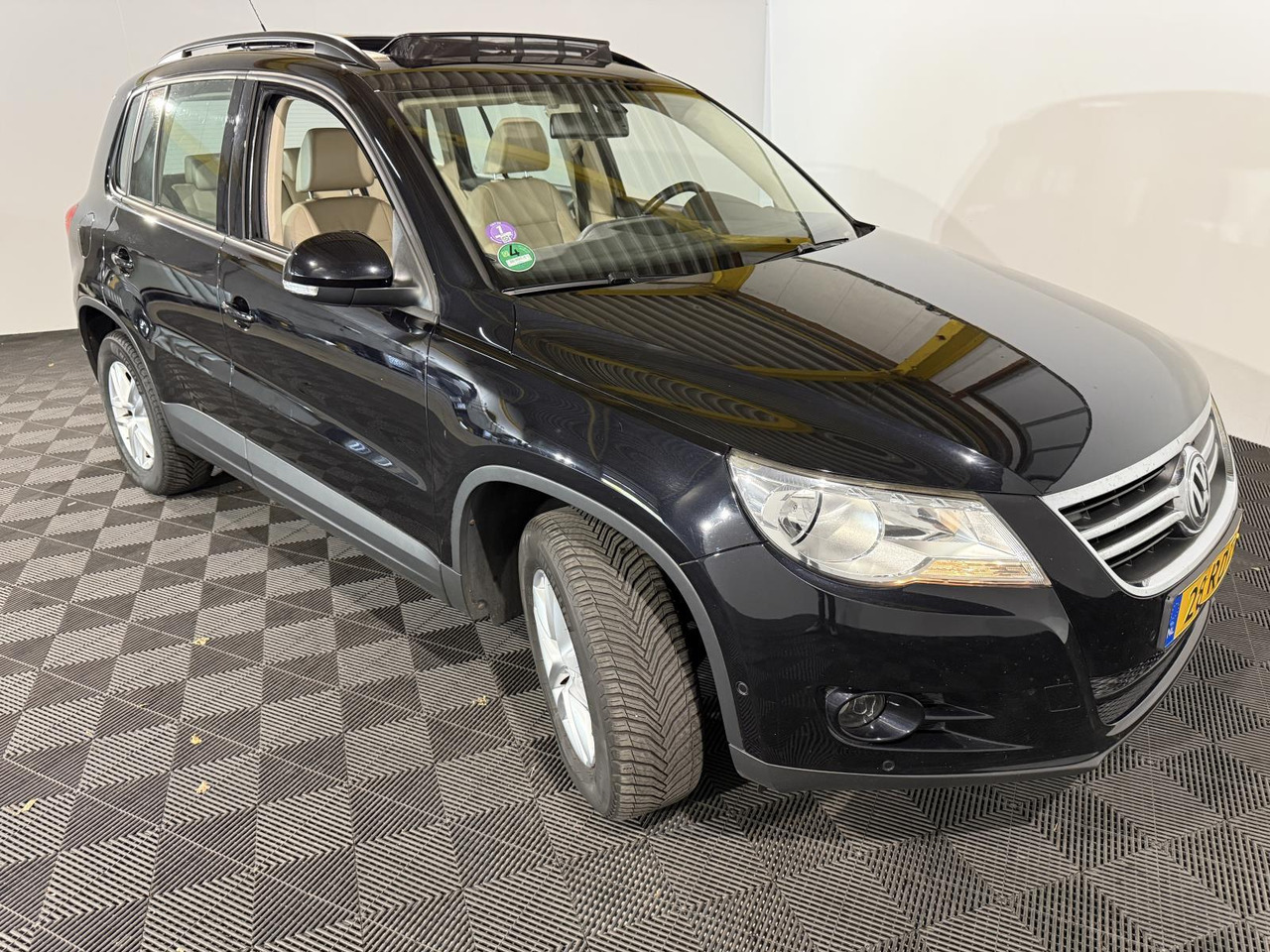 Volkswagen | Tiguan | 1.4 TSI Comfort&Design | 2011 | 236.671 km | 28RDT1 | Logisch - SUV: obrázek 5 Volkswagen | Tiguan | 1.4 TSI Comfort&Design | 2011 | 236.671 km | 28RDT1 | Logisch - SUV: obrázek 5