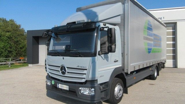 Mercedes-Benz 1224L Pr.LBW 2 to. langes Blatt, Tacho 4.1 - Plachtový nákladní auto: obrázek 1 Mercedes-Benz 1224L Pr.LBW 2 to. langes Blatt, Tacho 4.1 - Plachtový nákladní auto: obrázek 1