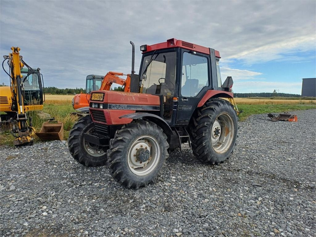 Case IH 685XL - Traktor: obrázek 1 Case IH 685XL - Traktor: obrázek 1