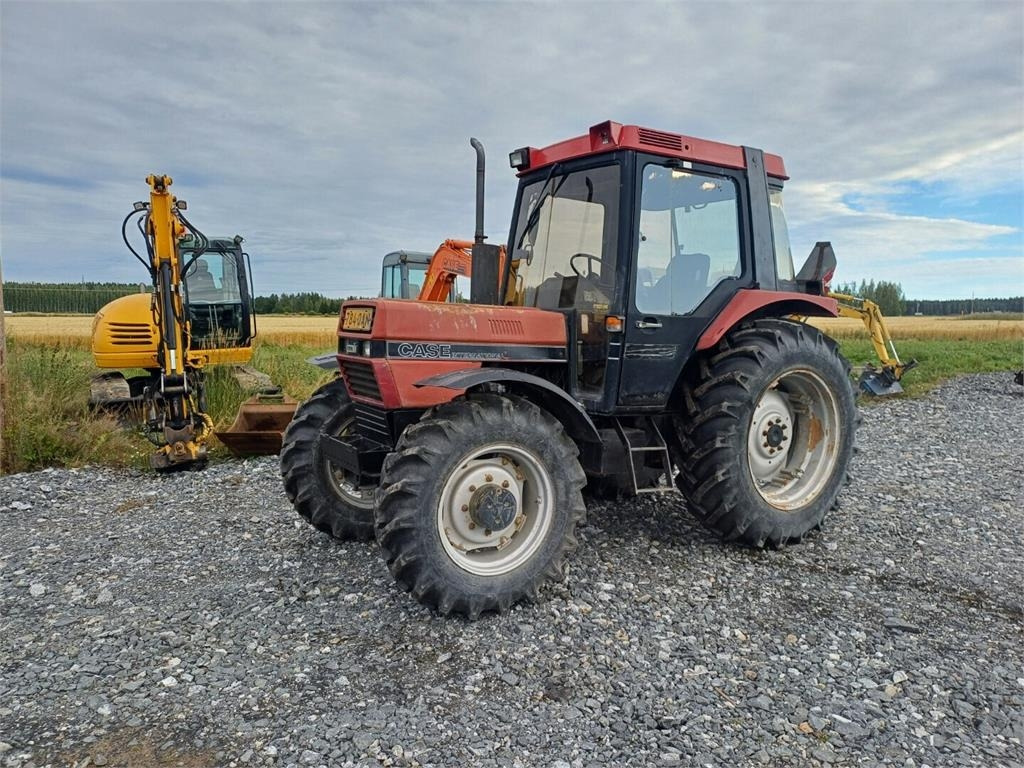 Case IH 685XL - Traktor: obrázek 2 Case IH 685XL - Traktor: obrázek 2
