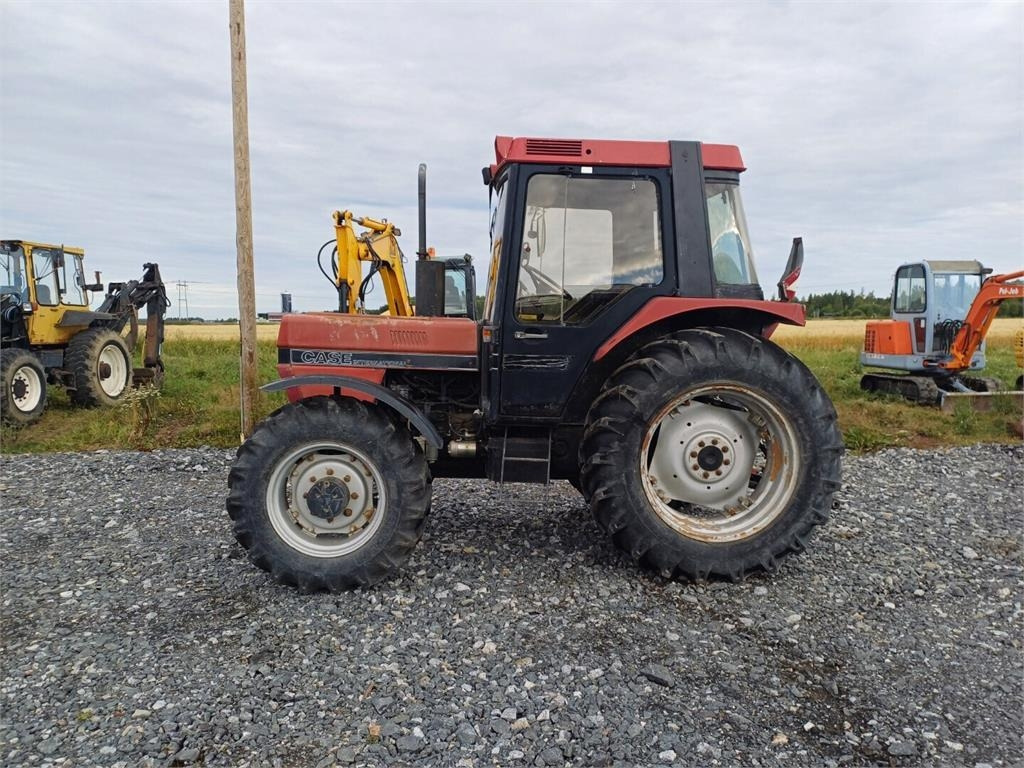 Case IH 685XL - Traktor: obrázek 3 Case IH 685XL - Traktor: obrázek 3