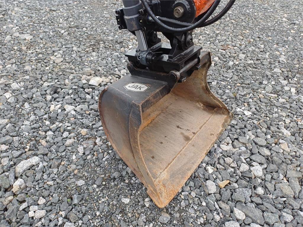 Mini rýpadlo Hitachi EX30 Kallistuvalla liittimellä: obrázek 11