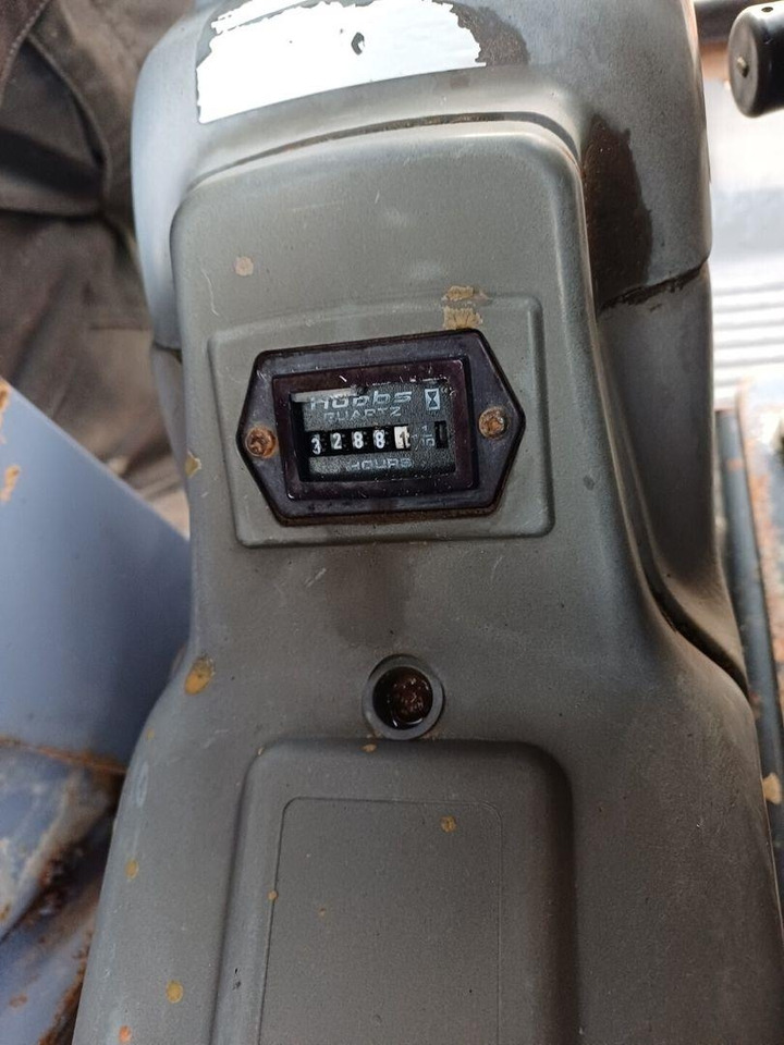 Mini rýpadlo Hitachi EX30 Kallistuvalla liittimellä: obrázek 15