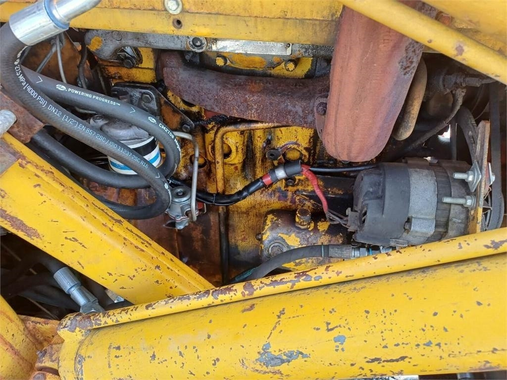 Rýpadlo-nakladač Massey Ferguson 50B traktorikaivuri: obrázek 9