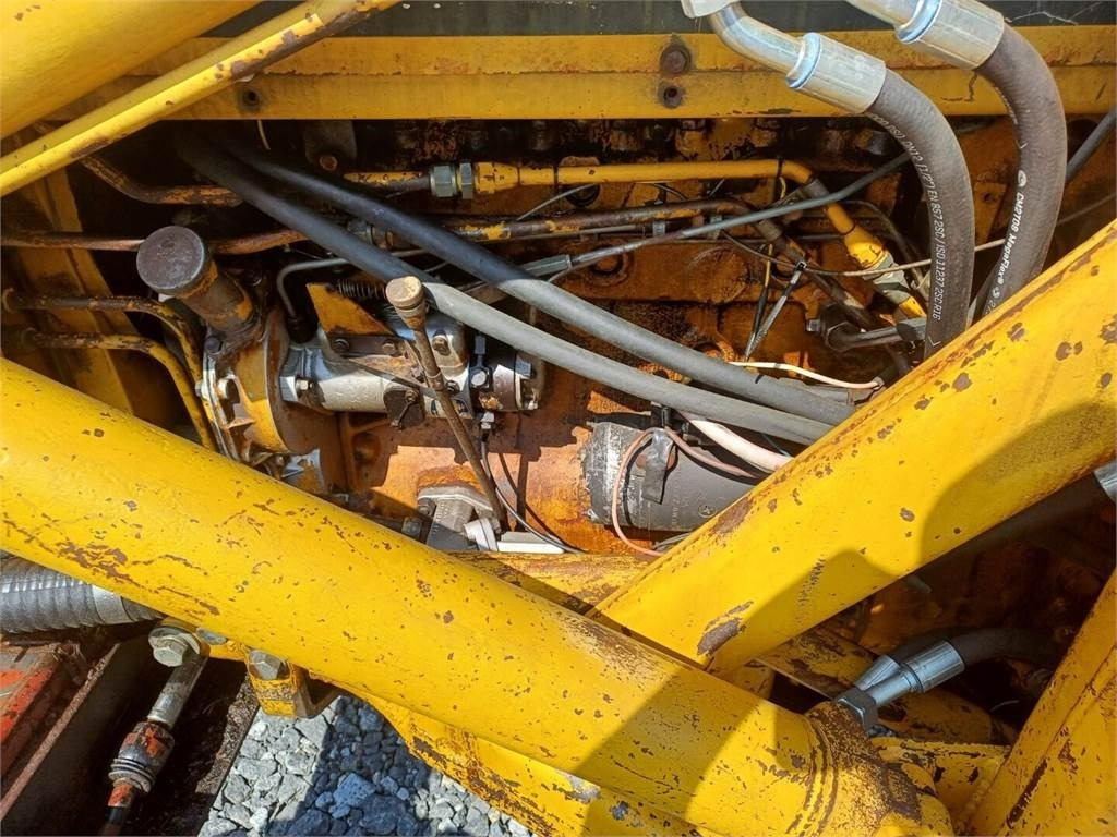 Rýpadlo-nakladač Massey Ferguson 50B traktorikaivuri: obrázek 10