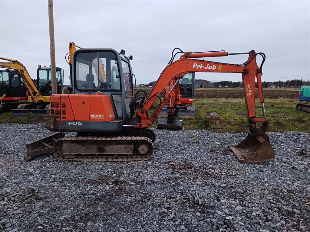 Pel-Job EB406 rautateloilla. Kolme kauhaa - Mini rýpadlo: obrázek 4 Pel-Job EB406 rautateloilla. Kolme kauhaa - Mini rýpadlo: obrázek 4