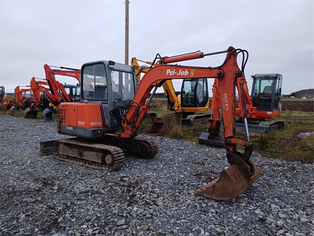 Pel-Job EB406 rautateloilla. Kolme kauhaa - Mini rýpadlo: obrázek 3 Pel-Job EB406 rautateloilla. Kolme kauhaa - Mini rýpadlo: obrázek 3