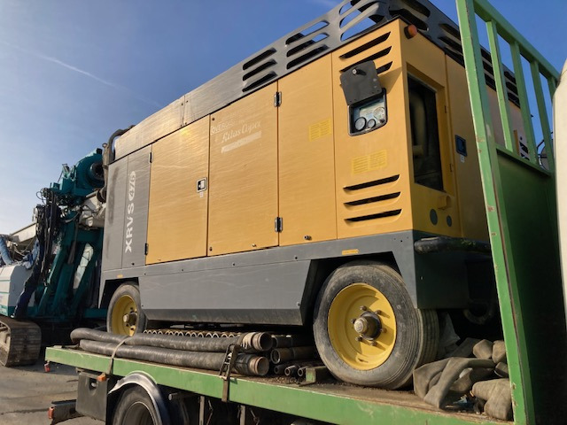 FOREUSE HERRENKNECHT COMPRESSEUR ET CAMION - Mobilní kompresor, Nákladní auto: obrázek 1 FOREUSE HERRENKNECHT COMPRESSEUR ET CAMION - Mobilní kompresor, Nákladní auto: obrázek 1