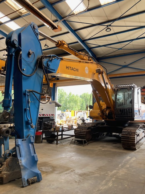 Pelle HITACHI - Pásové rýpadlo: obrázek 1 Pelle HITACHI - Pásové rýpadlo: obrázek 1