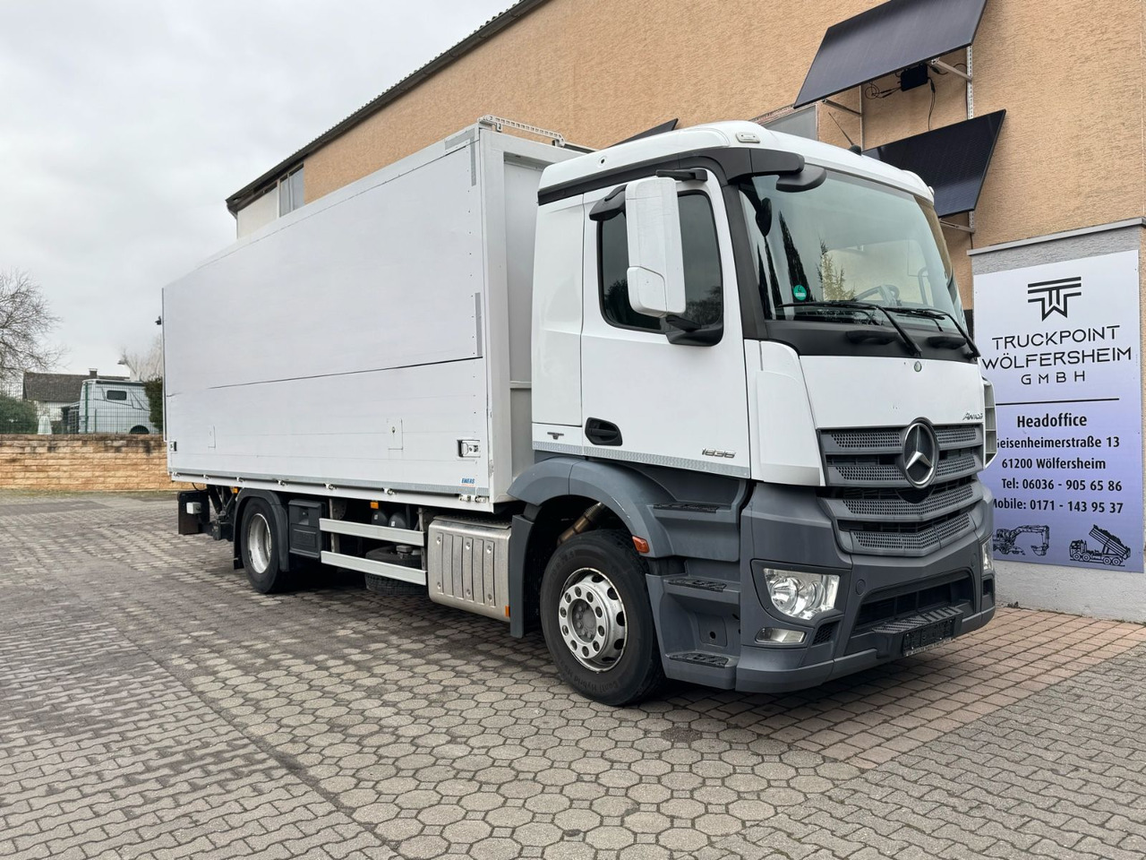 Mercedes-Benz Antos 1836L/4x2/2t.LBW/2xAHK/aus.1Hand/16.Pal. - Přepravník nápojů: obrázek 1 Mercedes-Benz Antos 1836L/4x2/2t.LBW/2xAHK/aus.1Hand/16.Pal. - Přepravník nápojů: obrázek 1