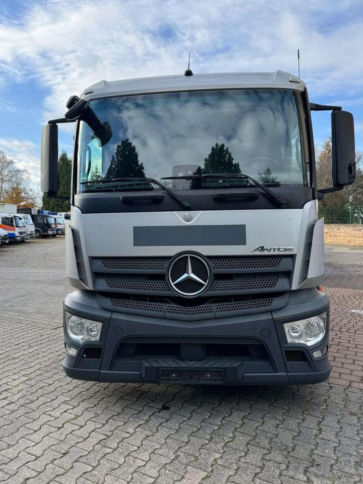 Mercedes-Benz Antos 2540/Durchladbar/2xLBW/Frigoblock/2instock - Skříňový nákladní auto: obrázek 4 Mercedes-Benz Antos 2540/Durchladbar/2xLBW/Frigoblock/2instock - Skříňový nákladní auto: obrázek 4