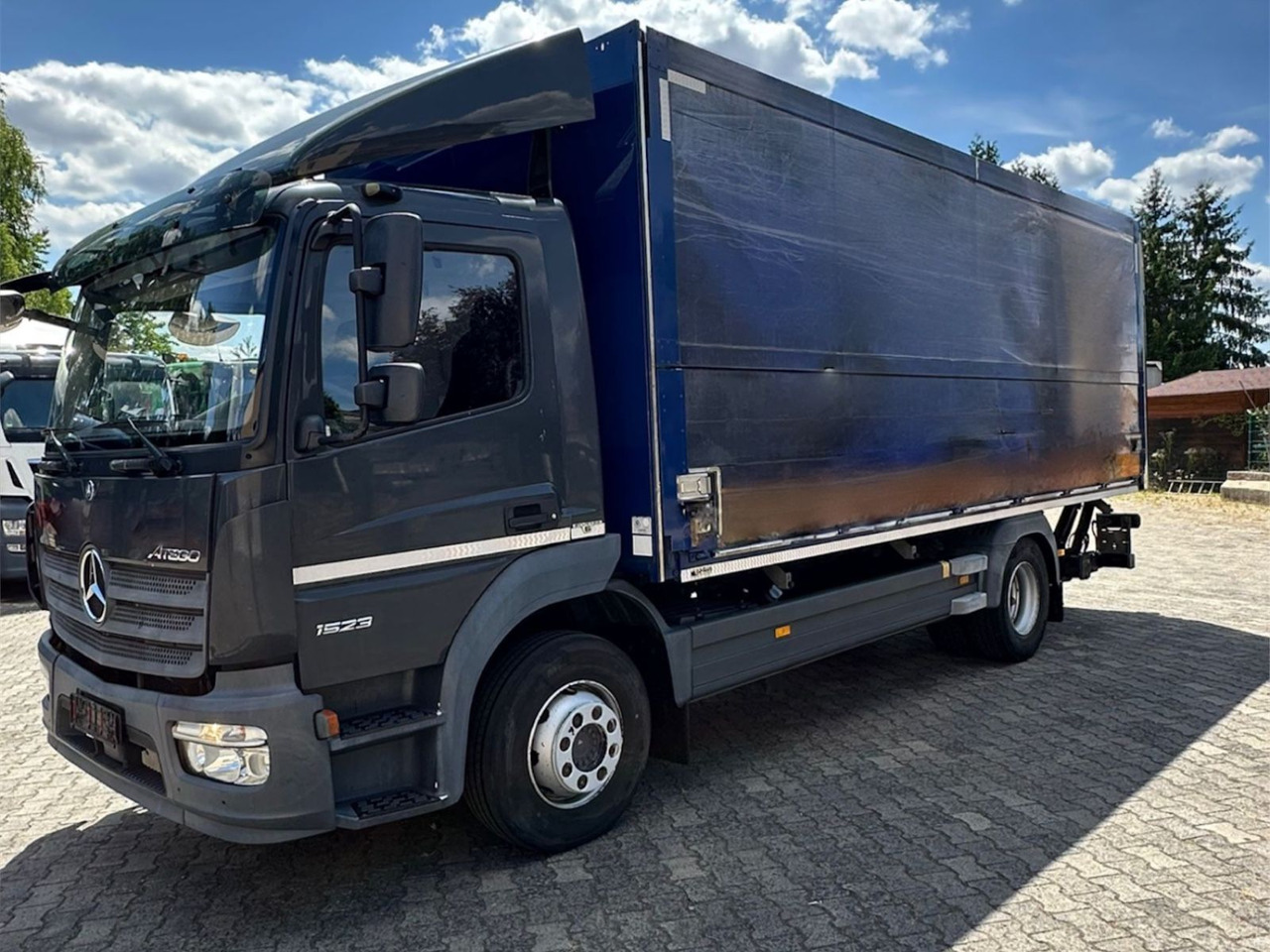 Mercedes-Benz Atego 1523/Klima/LBW/GT-Zertifiziert/2xAHK - Přepravník nápojů: obrázek 2 Mercedes-Benz Atego 1523/Klima/LBW/GT-Zertifiziert/2xAHK - Přepravník nápojů: obrázek 2