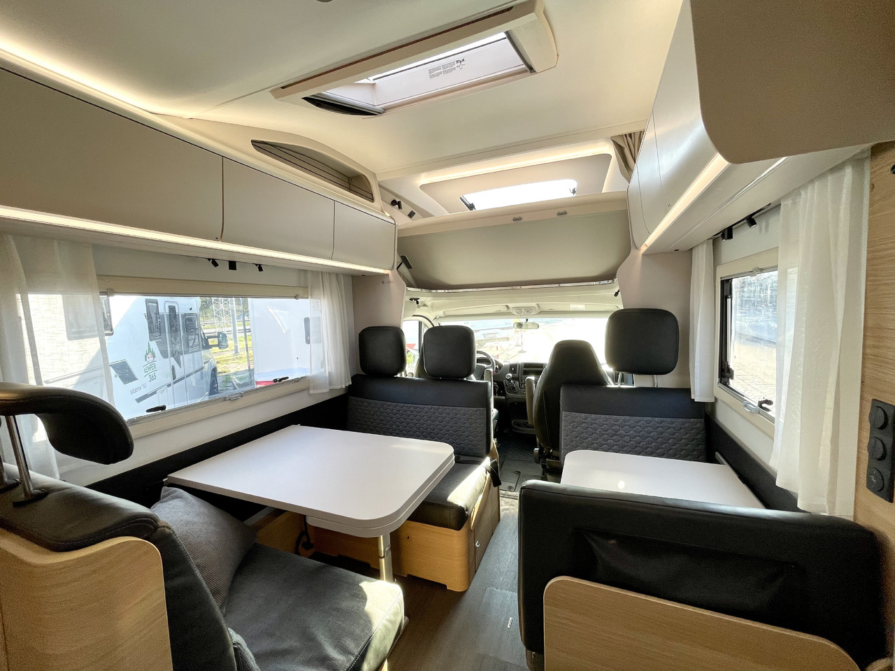 ADRIA Coral XL 650 DK - Alkovna: obrázek 5 ADRIA Coral XL 650 DK - Alkovna: obrázek 5
