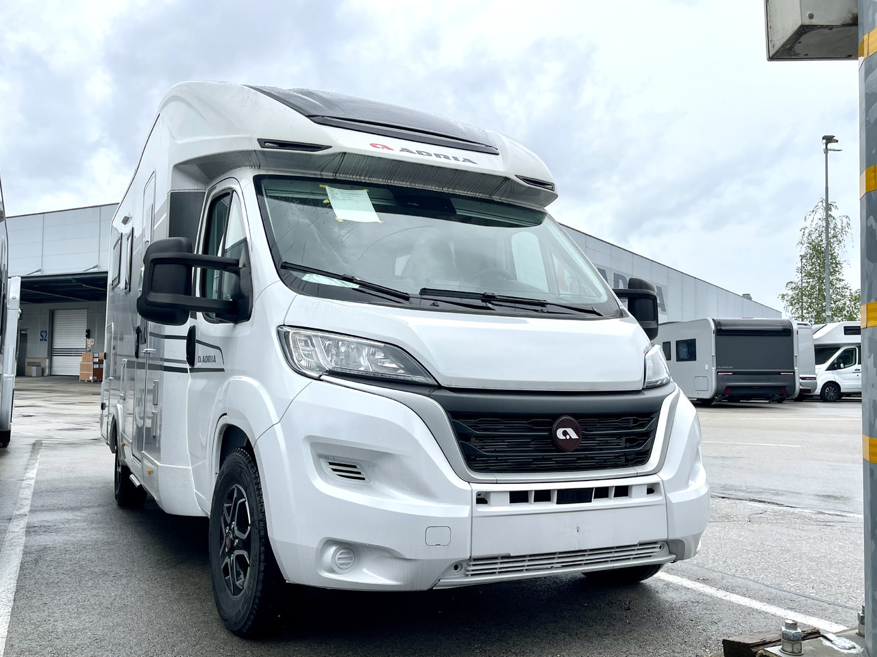 ADRIA Matrix axess 650 SC - Polointegrovaný obytný vůz: obrázek 1 ADRIA Matrix axess 650 SC - Polointegrovaný obytný vůz: obrázek 1