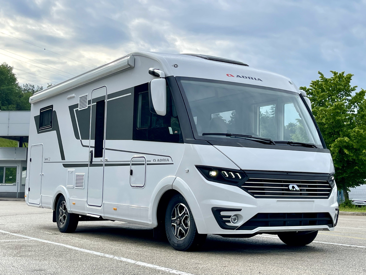 ADRIA Sonic 700DC - Integrovaný obytný vůz: obrázek 1 ADRIA Sonic 700DC - Integrovaný obytný vůz: obrázek 1