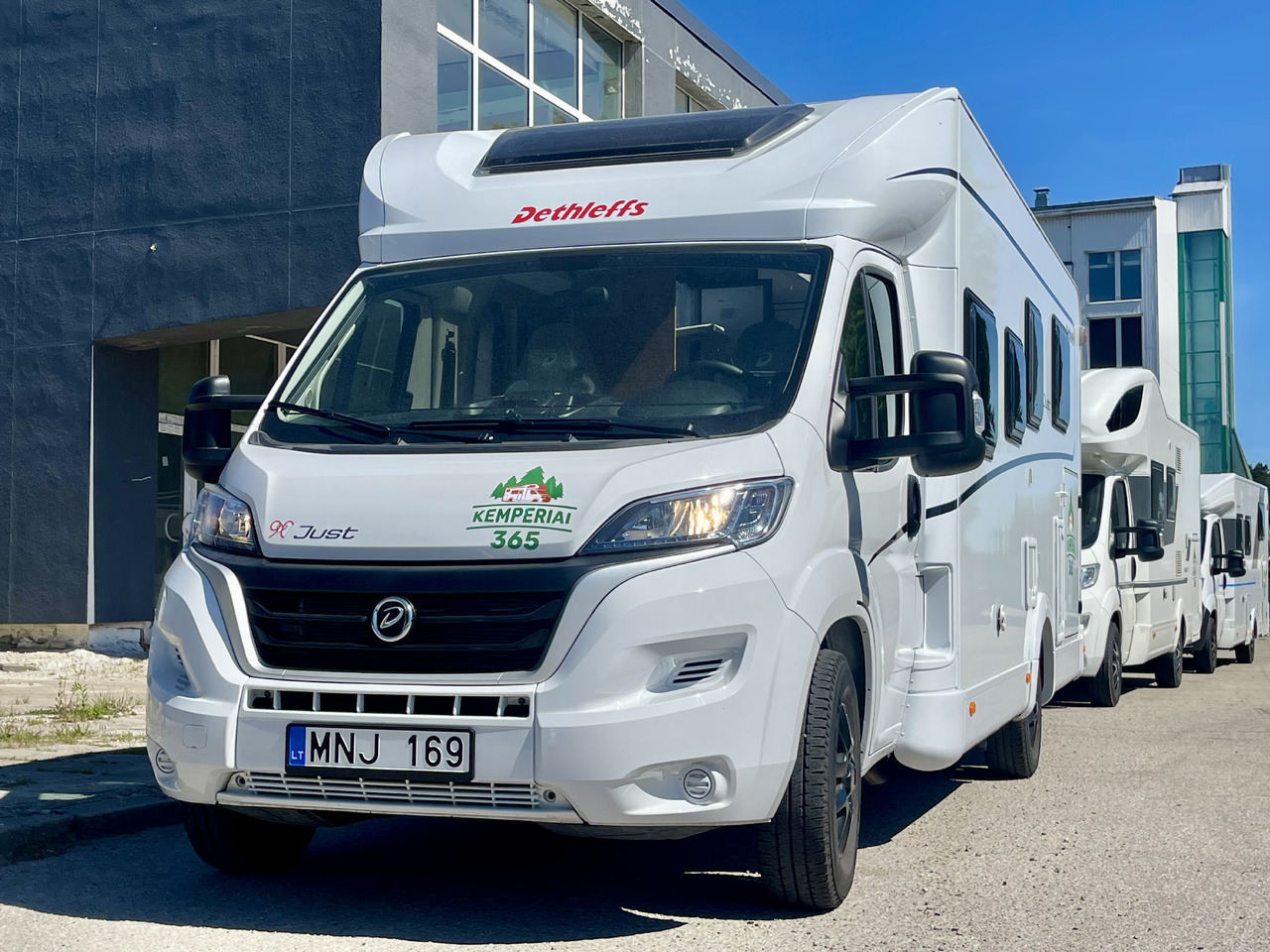 DETHLEFFS T7052 DBL - Polointegrovaný obytný vůz: obrázek 1 DETHLEFFS T7052 DBL - Polointegrovaný obytný vůz: obrázek 1
