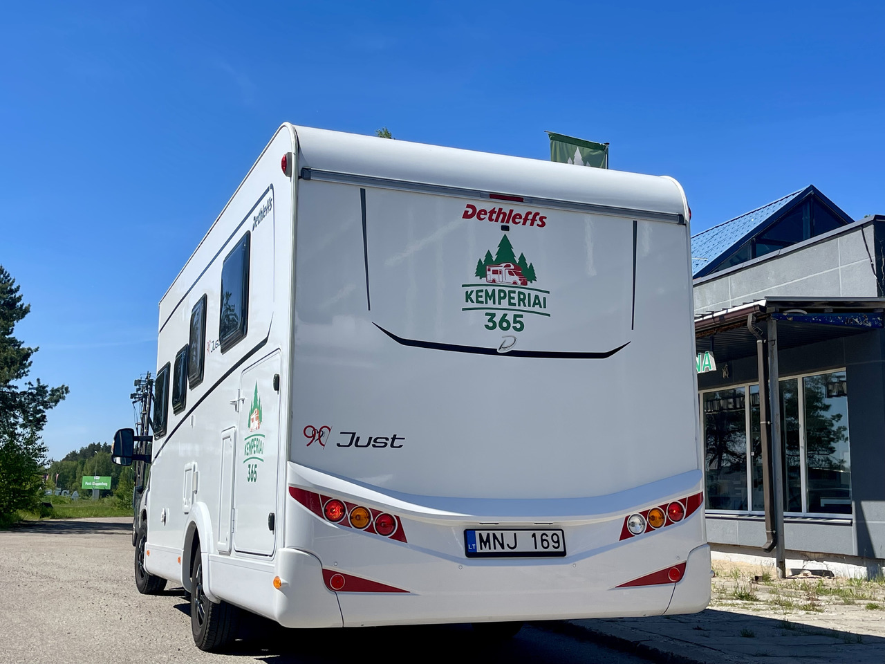 DETHLEFFS T7052 DBL - Polointegrovaný obytný vůz: obrázek 4 DETHLEFFS T7052 DBL - Polointegrovaný obytný vůz: obrázek 4