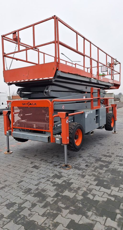 SKYJACK SJ9250 - Nůžková plošina: obrázek 1 SKYJACK SJ9250 - Nůžková plošina: obrázek 1