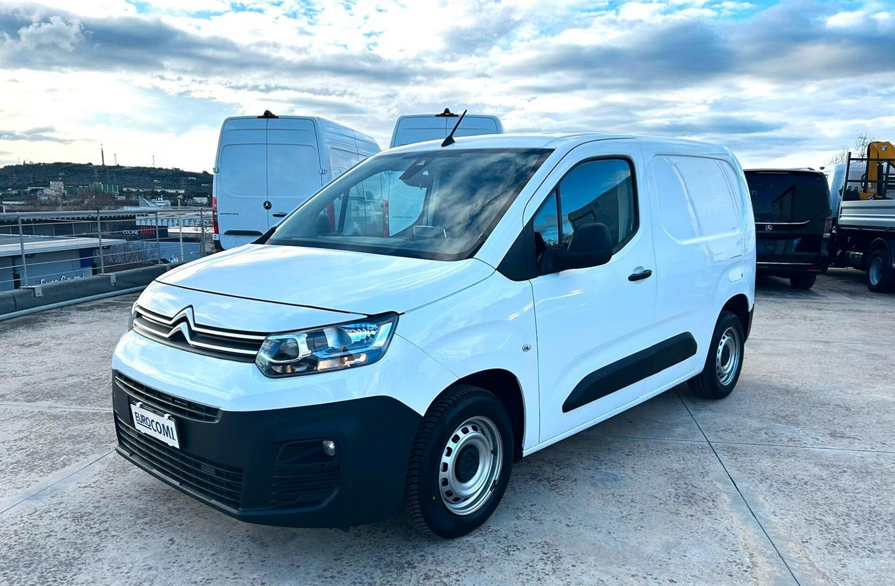 Citroen Berlingo 1.6 hdi 100 cv leasing Citroen Berlingo 1.6 hdi 100 cv: obrázek 9