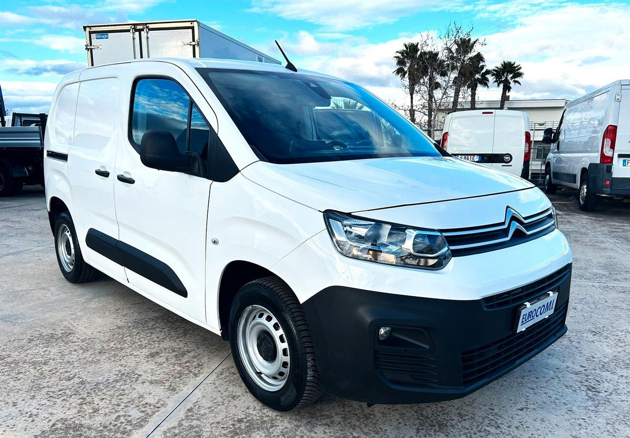 Citroen Berlingo 1.6 hdi 100 cv - Malá dodávka: obrázek 3 Citroen Berlingo 1.6 hdi 100 cv - Malá dodávka: obrázek 3