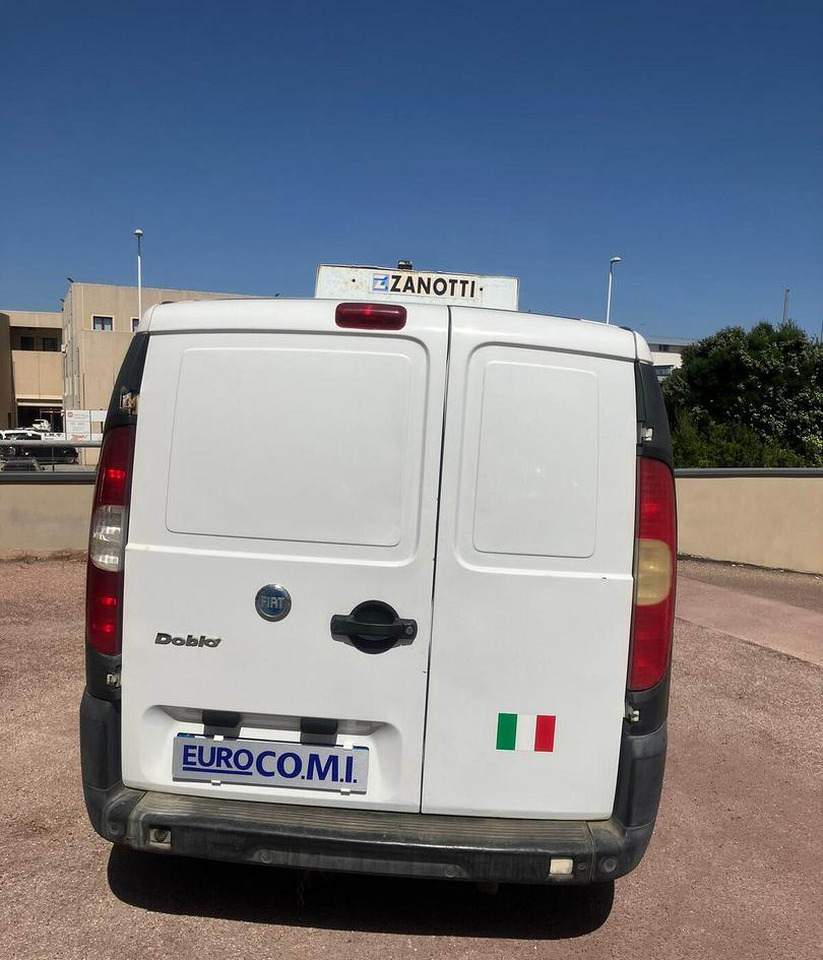 DOBLO' CON COIBENTAZIONE E GRUPPO FRIGO - Chladící dodávka: obrázek 4 DOBLO' CON COIBENTAZIONE E GRUPPO FRIGO - Chladící dodávka: obrázek 4
