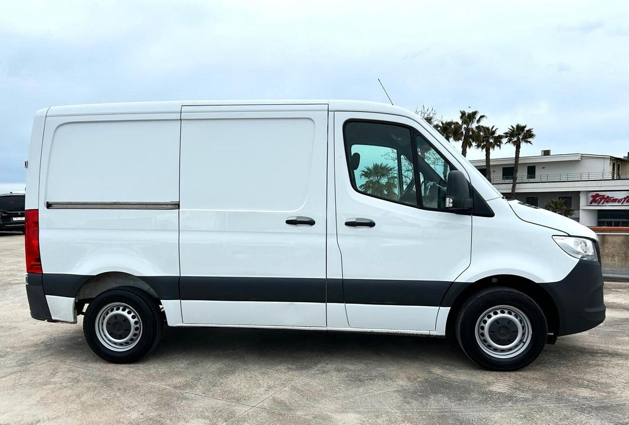 Mercedes Sprinter 311 F 32/35 - Furgon: obrázek 4 Mercedes Sprinter 311 F 32/35 - Furgon: obrázek 4
