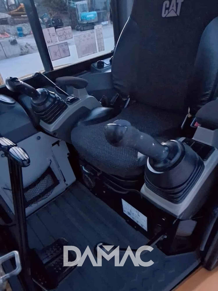 CAT 305CCR - Mini rýpadlo: obrázek 3 CAT 305CCR - Mini rýpadlo: obrázek 3