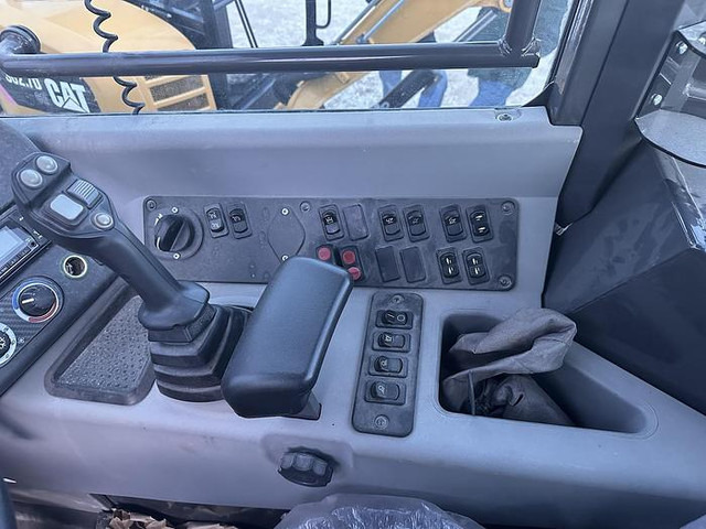 Kolový nakladač Case 321F: obrázek 20