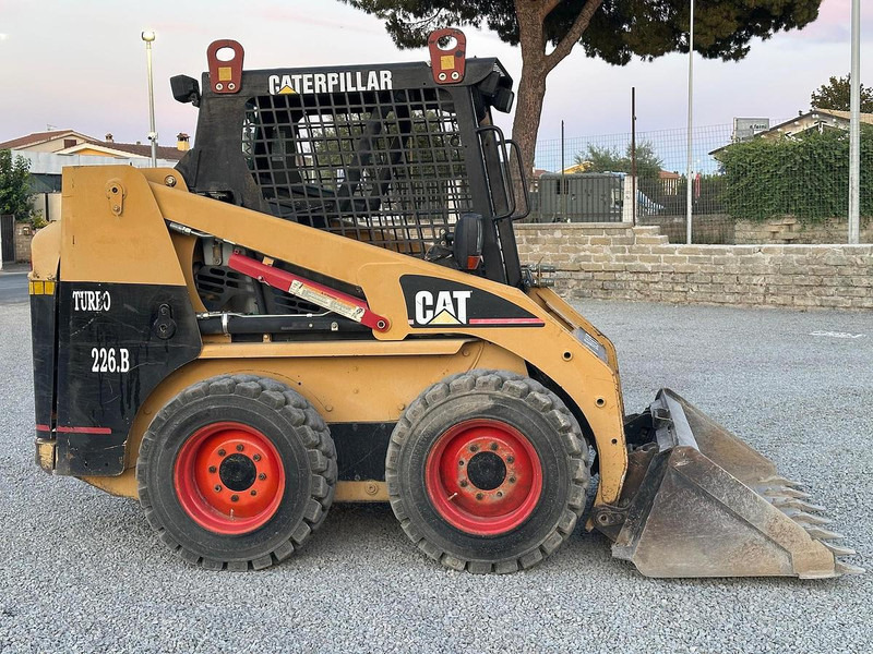 Caterpillar 226BHF - Smykem řízený nakladač pásový: obrázek 3 Caterpillar 226BHF - Smykem řízený nakladač pásový: obrázek 3