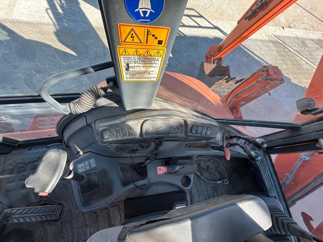 Rýpadlo-nakladač FIAT HITACHI FB100: obrázek 7