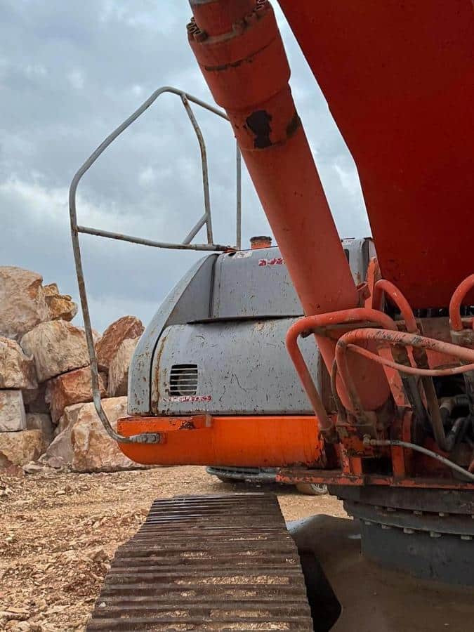 FIAT KOBELCO E305 - Pásové rýpadlo: obrázek 5 FIAT KOBELCO E305 - Pásové rýpadlo: obrázek 5