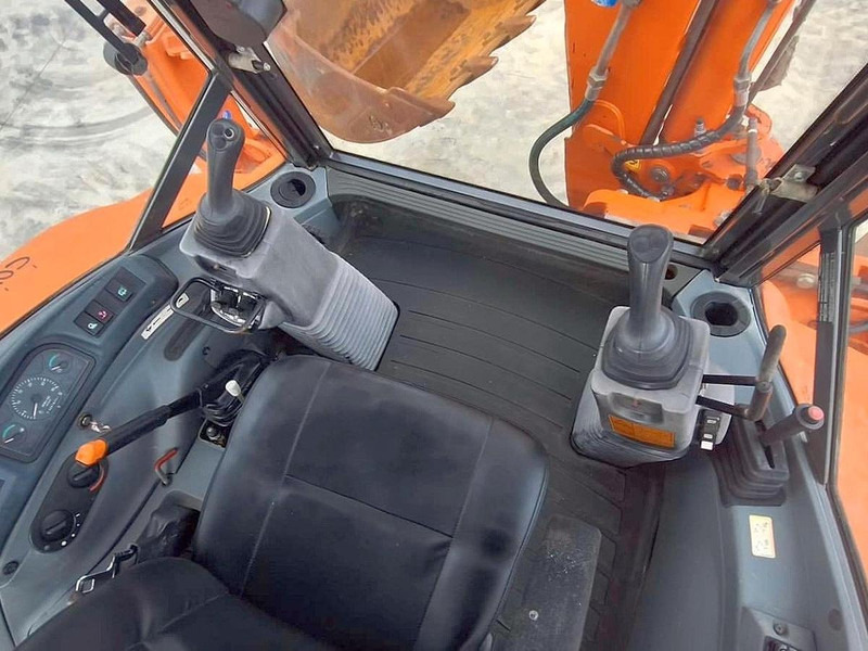 Rýpadlo-nakladač Fiat KOBELCO FB100: obrázek 7