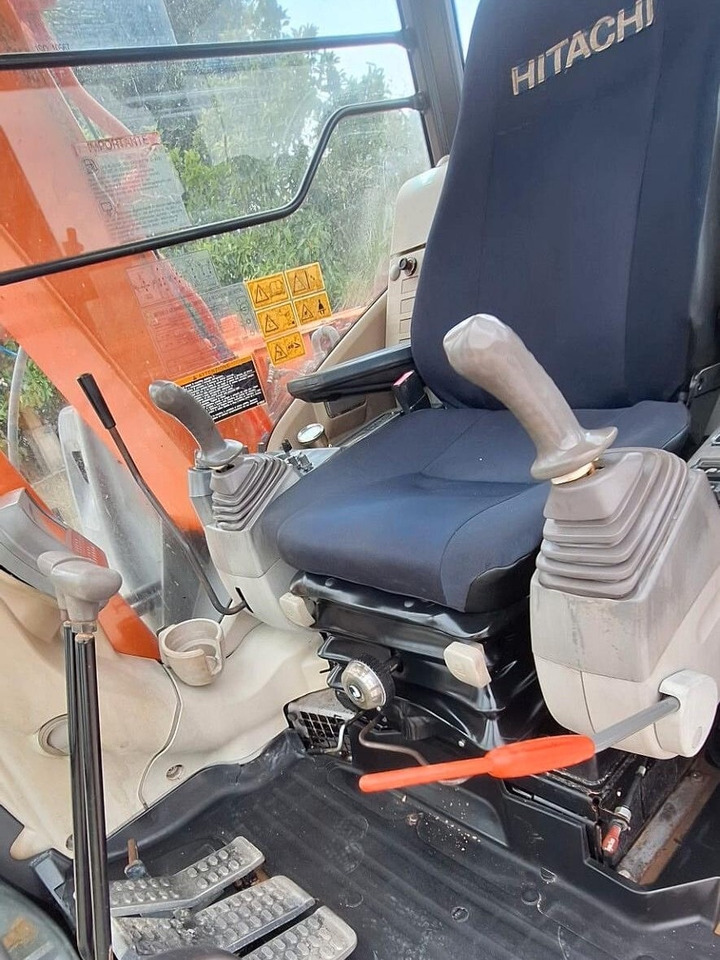 HITACHI ZX70LC - Mini rýpadlo: obrázek 5 HITACHI ZX70LC - Mini rýpadlo: obrázek 5