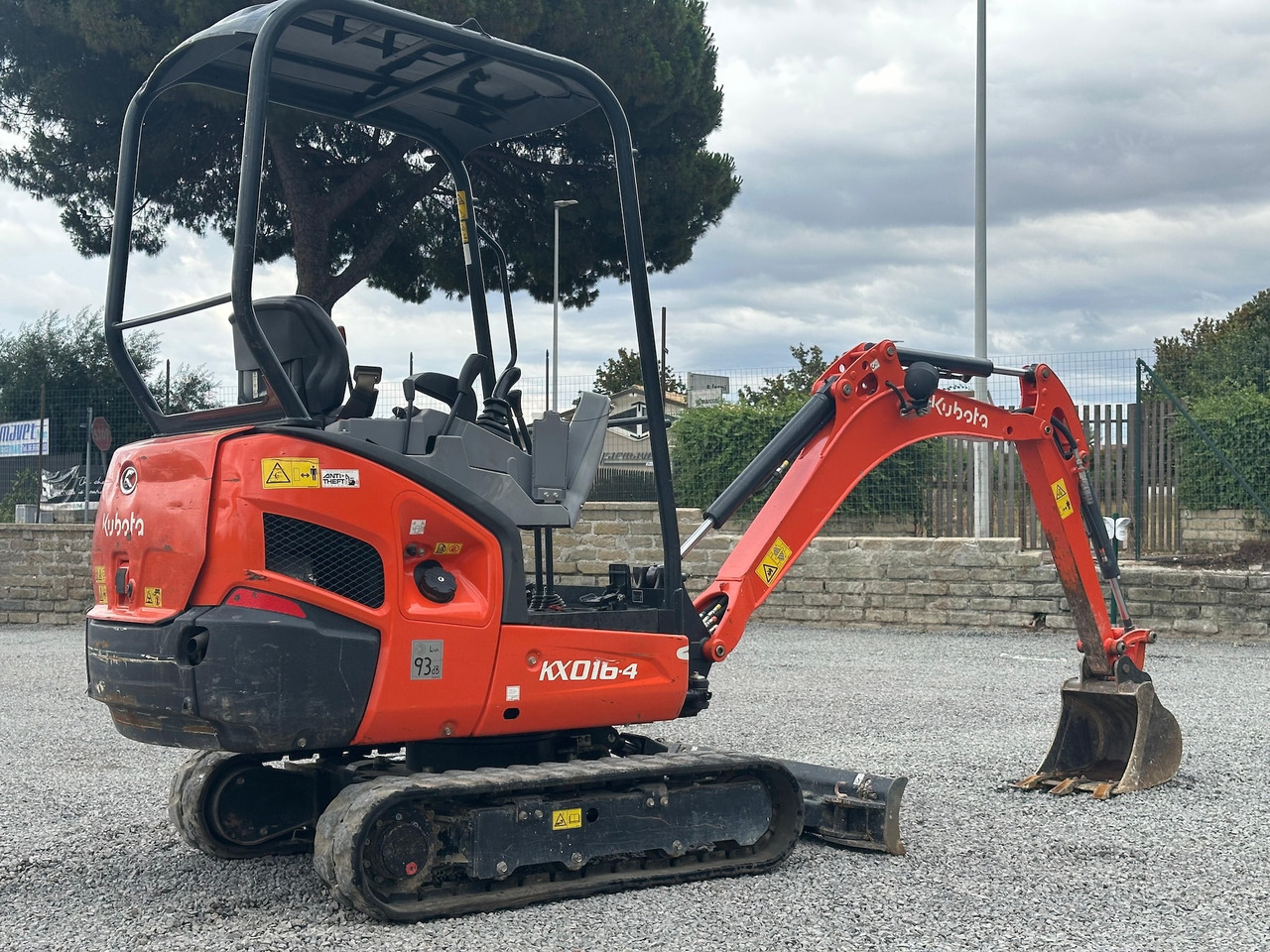 KUBOTA KX016-4 - Mini rýpadlo: obrázek 2 KUBOTA KX016-4 - Mini rýpadlo: obrázek 2
