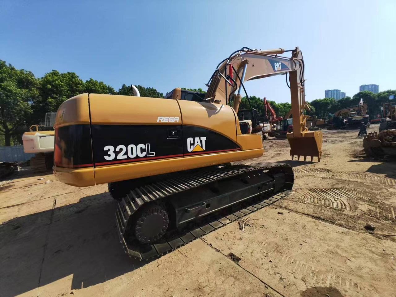 CATERPILLAR 320CL - Pásové rýpadlo: obrázek 4 CATERPILLAR 320CL - Pásové rýpadlo: obrázek 4