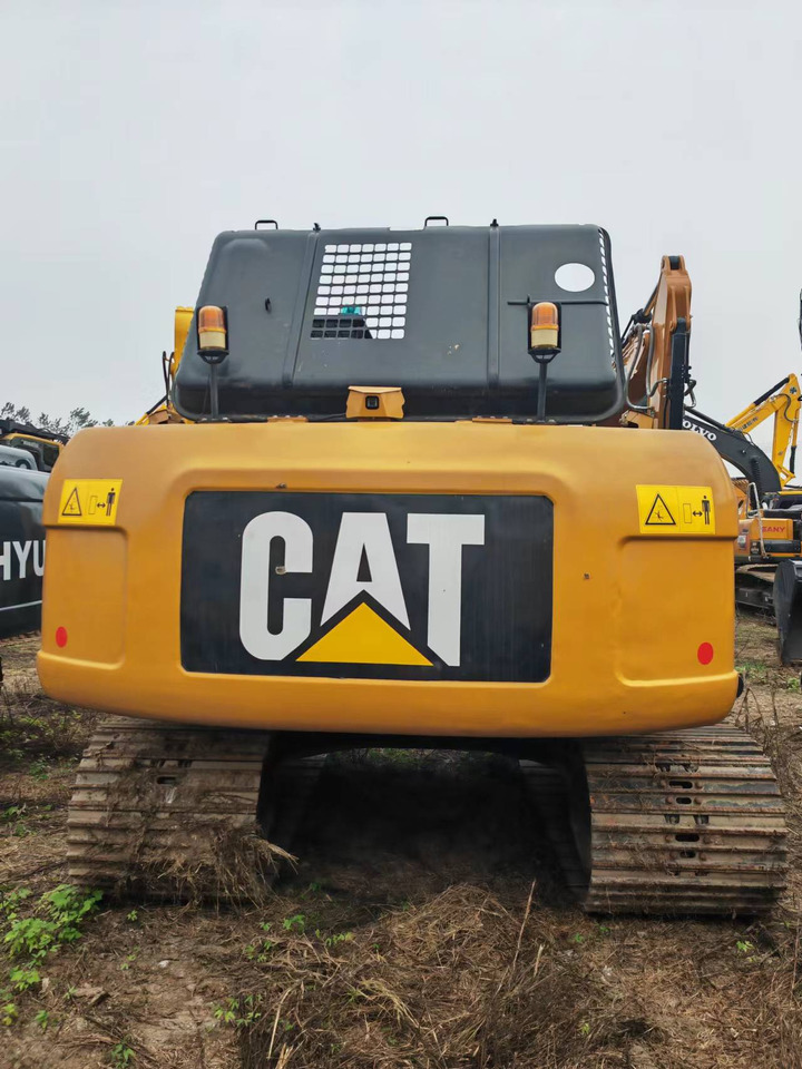 CATERPILLAR 320D2 - Pásové rýpadlo: obrázek 4 CATERPILLAR 320D2 - Pásové rýpadlo: obrázek 4