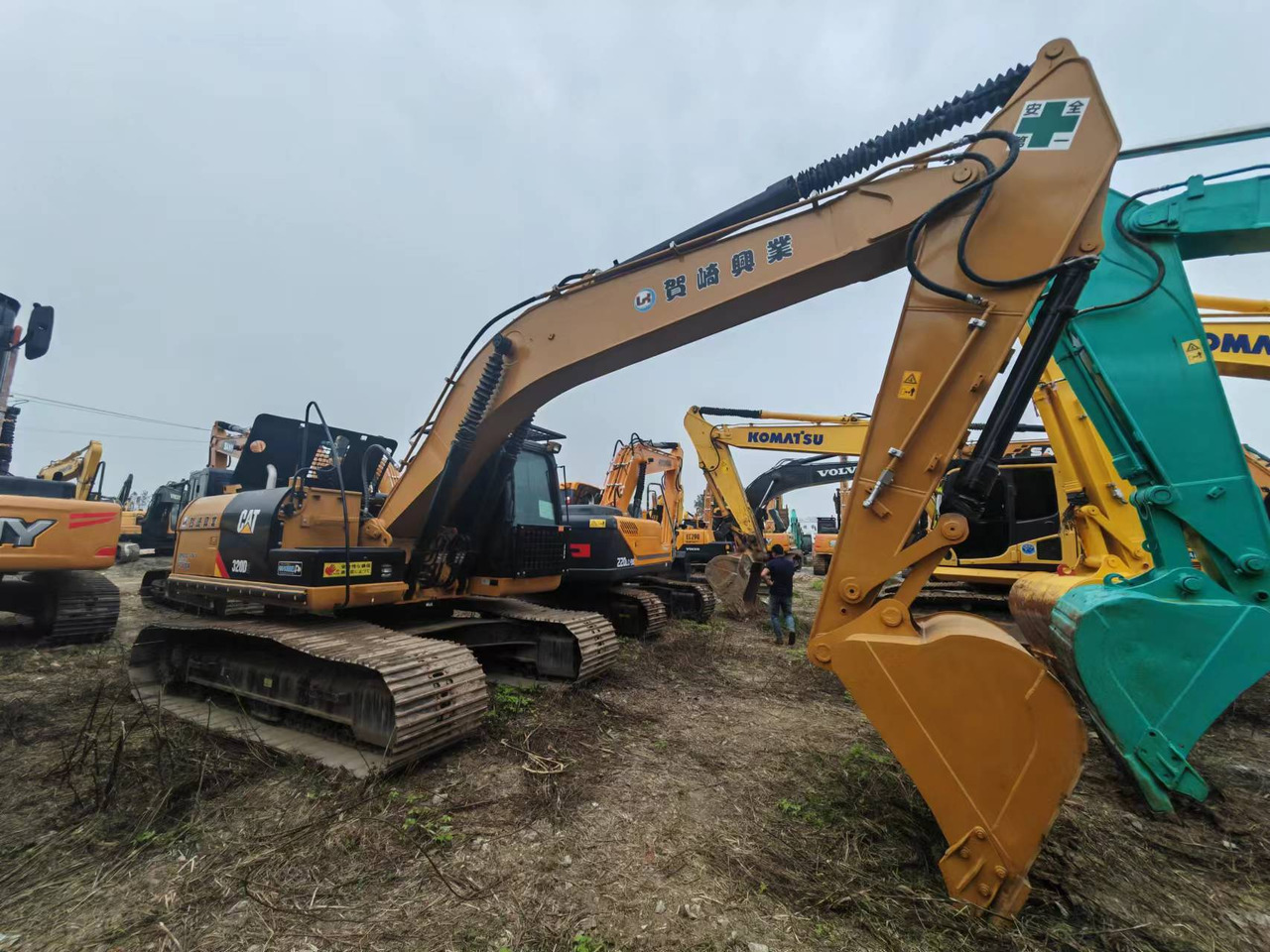 CATERPILLAR 320D2 - Pásové rýpadlo: obrázek 2 CATERPILLAR 320D2 - Pásové rýpadlo: obrázek 2