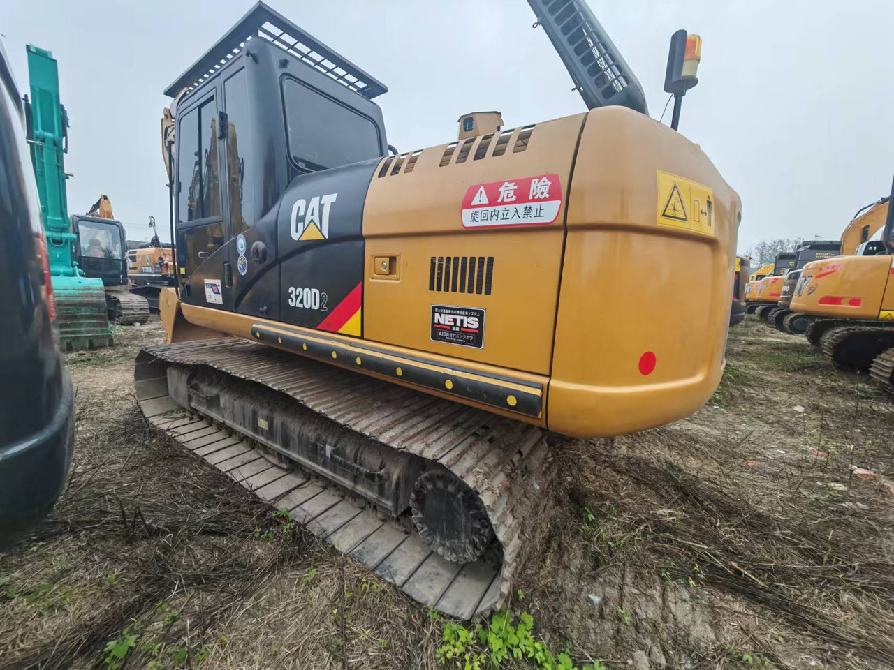 CATERPILLAR 320D2 - Pásové rýpadlo: obrázek 3 CATERPILLAR 320D2 - Pásové rýpadlo: obrázek 3