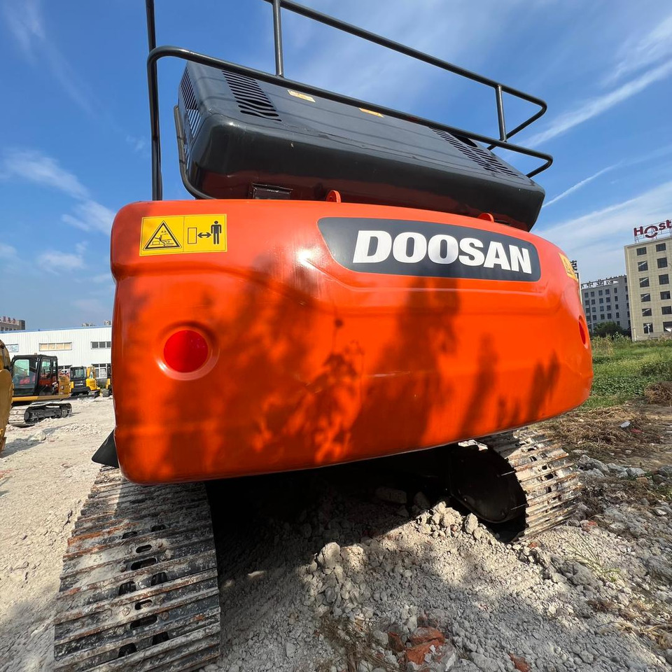 DOOSAN DX300 - Pásové rýpadlo: obrázek 3 DOOSAN DX300 - Pásové rýpadlo: obrázek 3