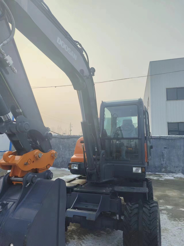 DOOSAN DX60w-9c - Mini rýpadlo: obrázek 2 DOOSAN DX60w-9c - Mini rýpadlo: obrázek 2