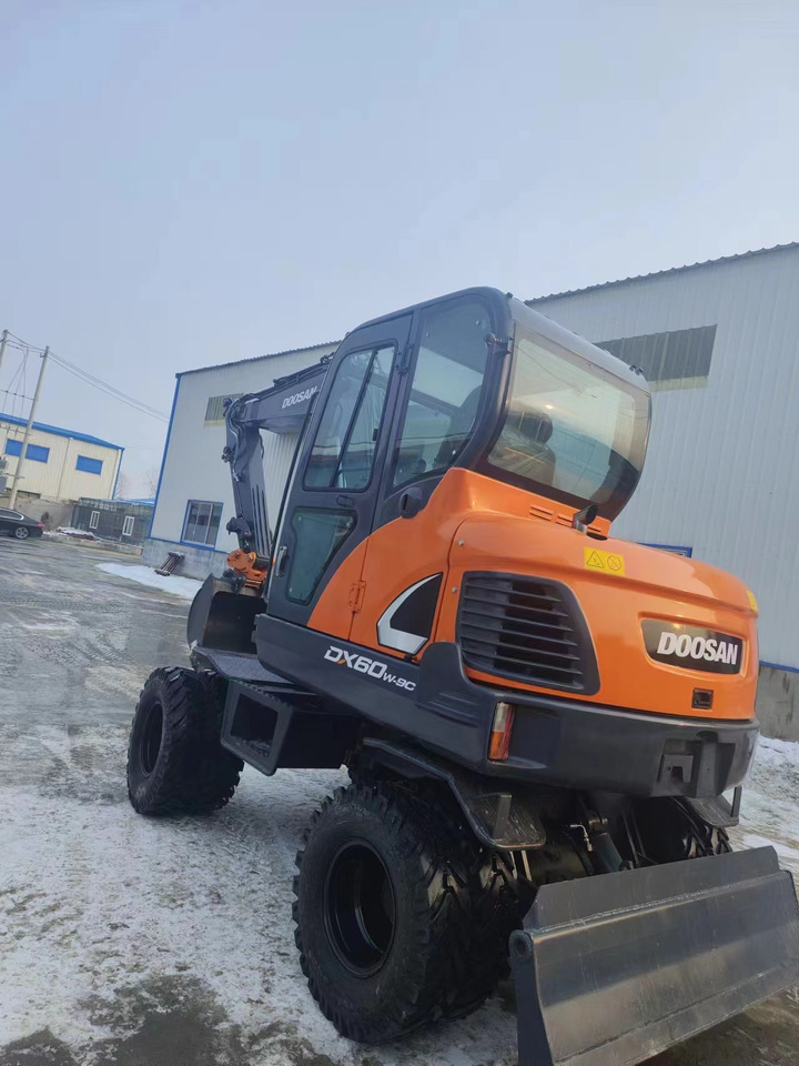 DOOSAN DX60w-9c - Mini rýpadlo: obrázek 4 DOOSAN DX60w-9c - Mini rýpadlo: obrázek 4