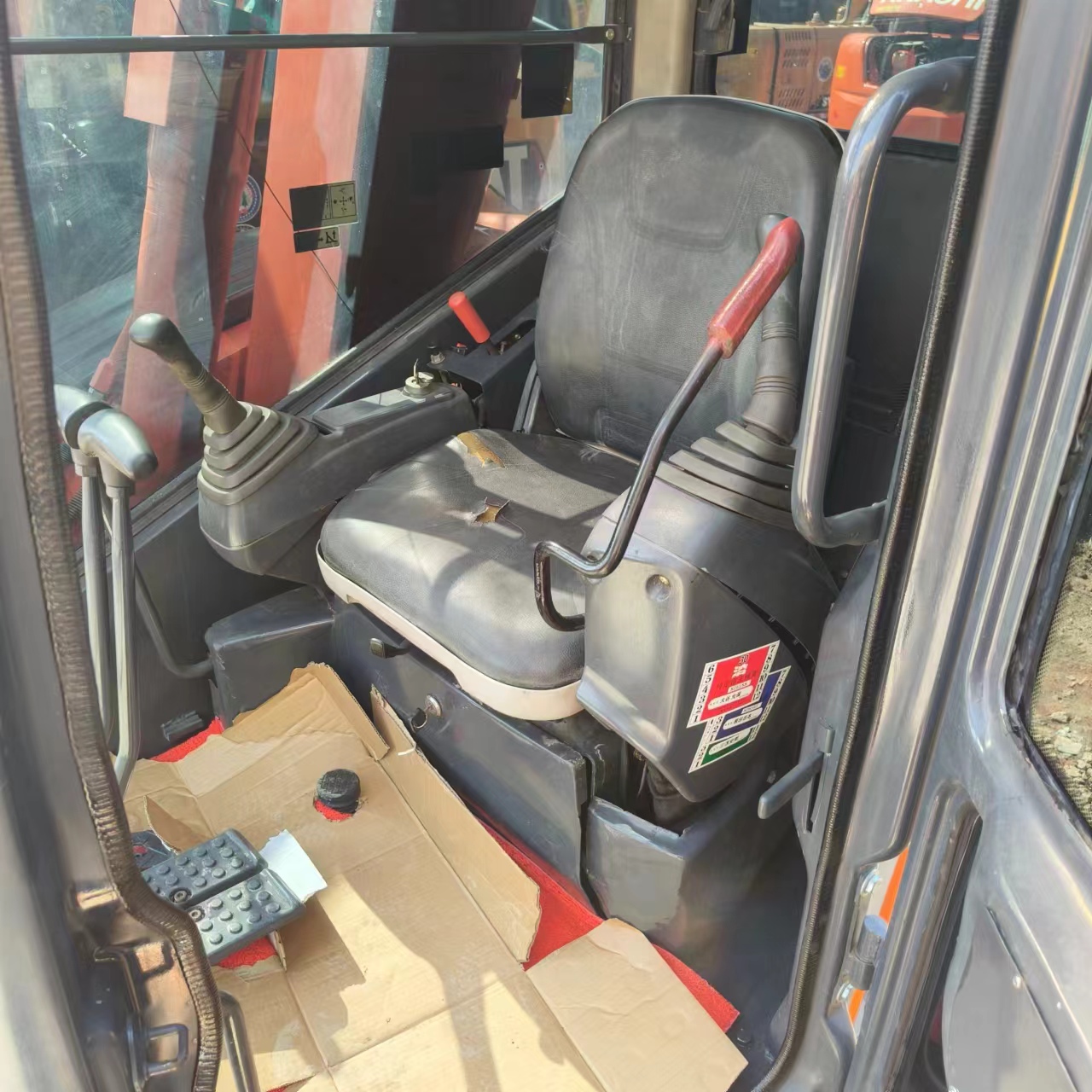 Mini rýpadlo HITACHI ZX 55: obrázek 8