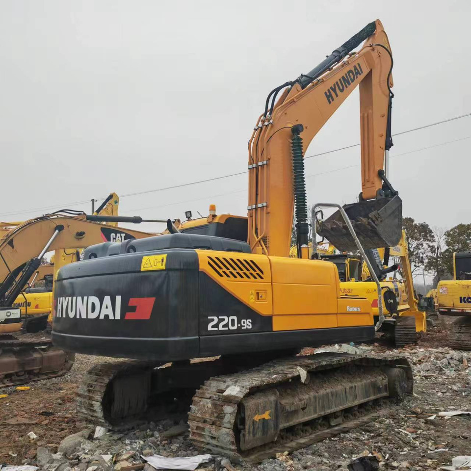 Hyundai HX220L - Pásové rýpadlo: obrázek 4 Hyundai HX220L - Pásové rýpadlo: obrázek 4