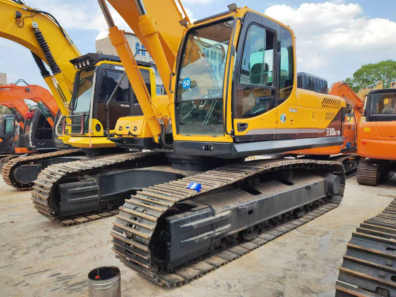 Pásové rýpadlo Hyundai HX330: obrázek 7