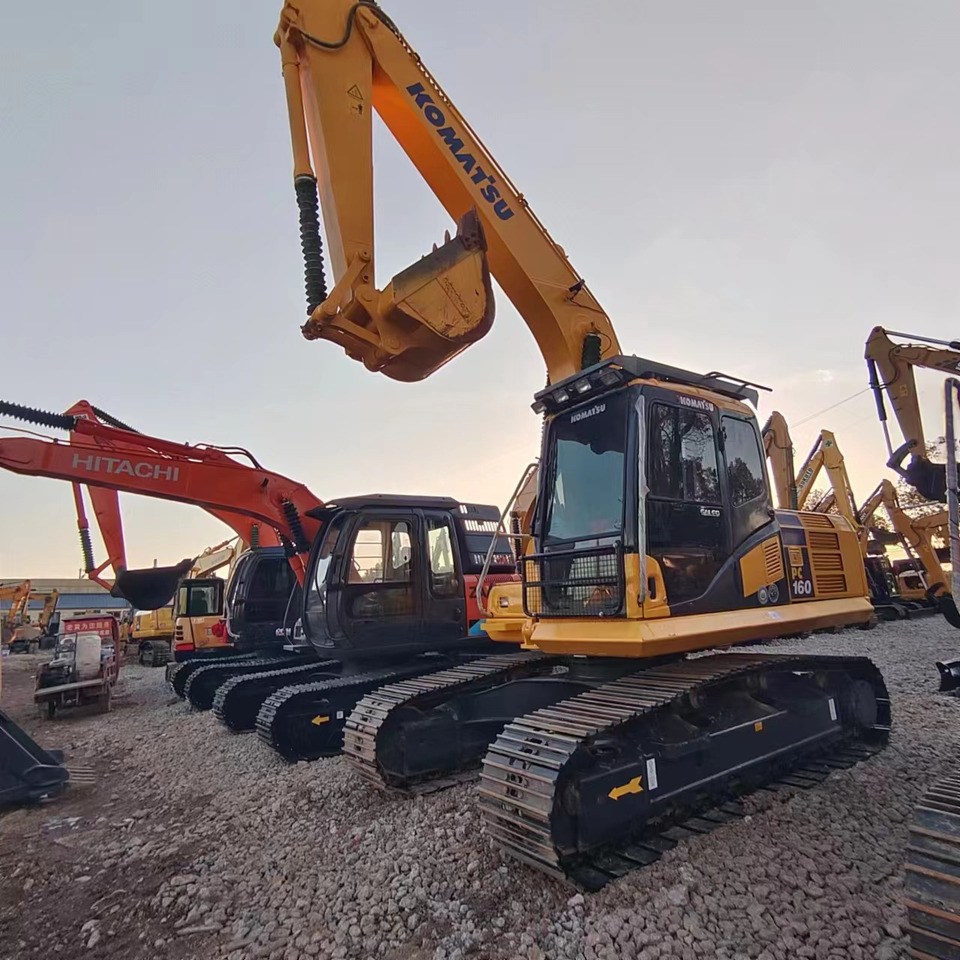 Pásové rýpadlo KOMATSU PC160: obrázek 9